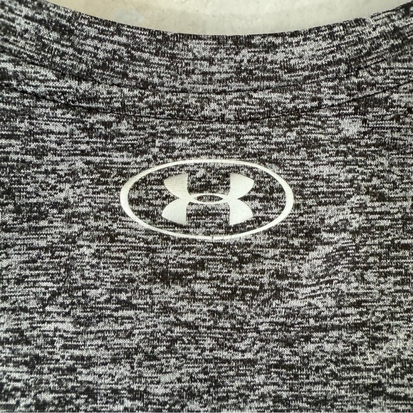 Women’s Under Armour Twist Tech Heat Gear V-Neck Short Sleeve Shirt Small - Picture 11 of 15